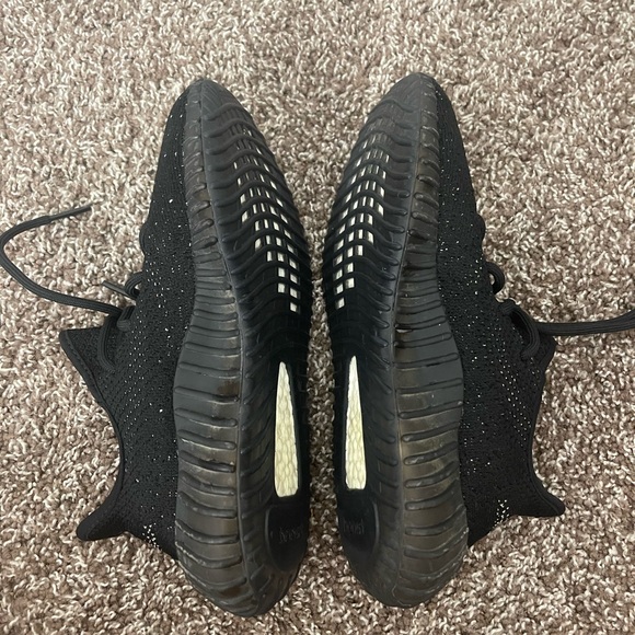 Yeezy Boost 350 v2 “oreo” size 6.5 - Picture 2 of 5